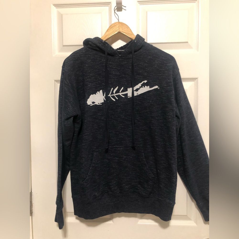 Carleton men’s hoodie sweater with a Long Island Graphic size Small